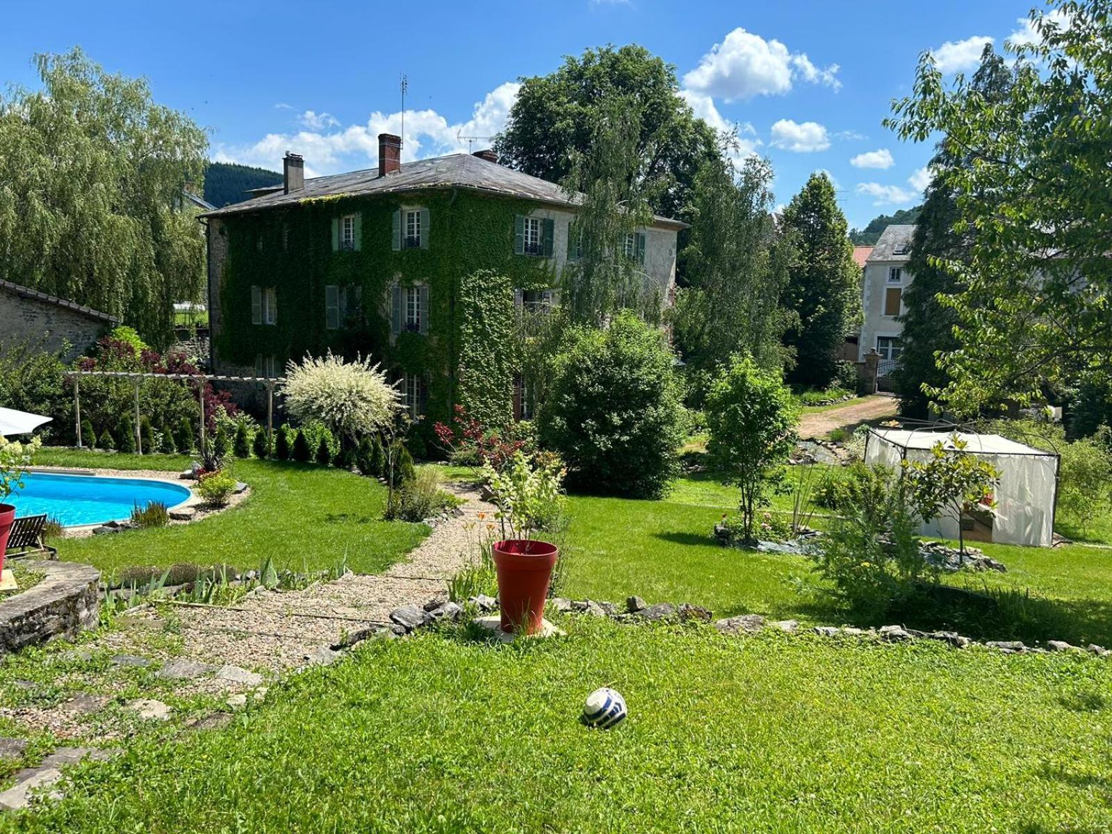 Le Clos Bourbon Ferrières-sur-Sichon Exterior photo
